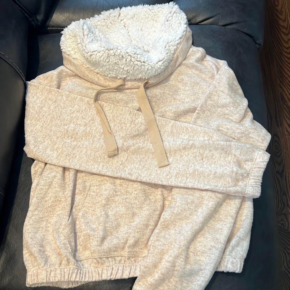 Ultra Flirt sherpa lined funnel neck sweatshirt. Size medium. NWT. Warm taupe.